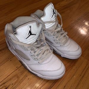 Men’s Air Jordan White Metallic 5s
